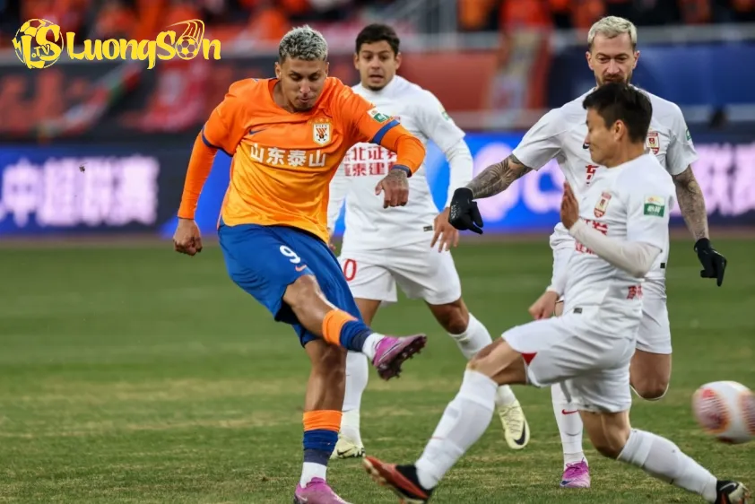 Cả hai đội đều đang có phong độ ổn định trong thời gian gần đây (Ảnh: Transfer Site).